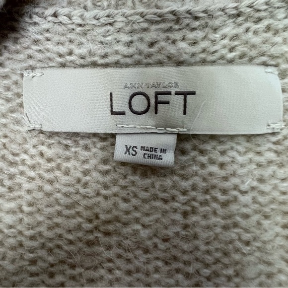 LOFT Ann Taylor Women’s Button Cardigan Sweater Sz XS Beige 38% Wool/10% Alpaca - Picture 5 of 10